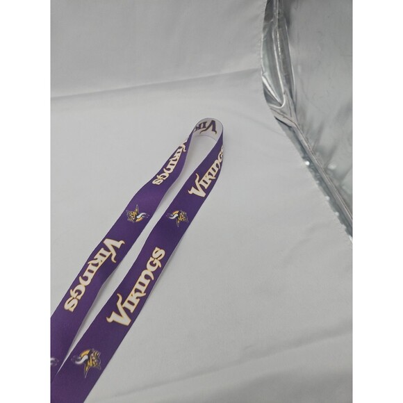 Minnesota Vikings Detachable Team Logo Lanyard Keychain NFL - Picture 5 of 13